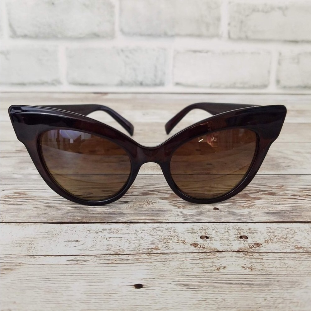 Cat Eye Sunglasses With Gold Detail